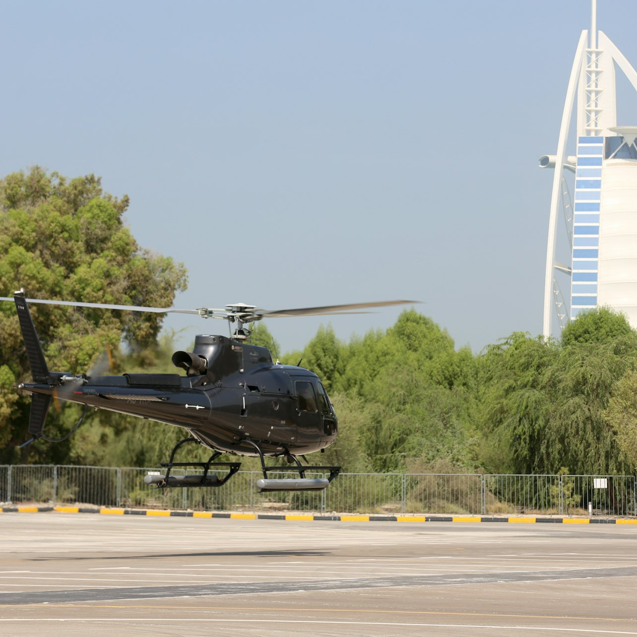 Dubai Scenic Helicopter Tour: 30-Minute Grand Tour - Photo 1 of 10